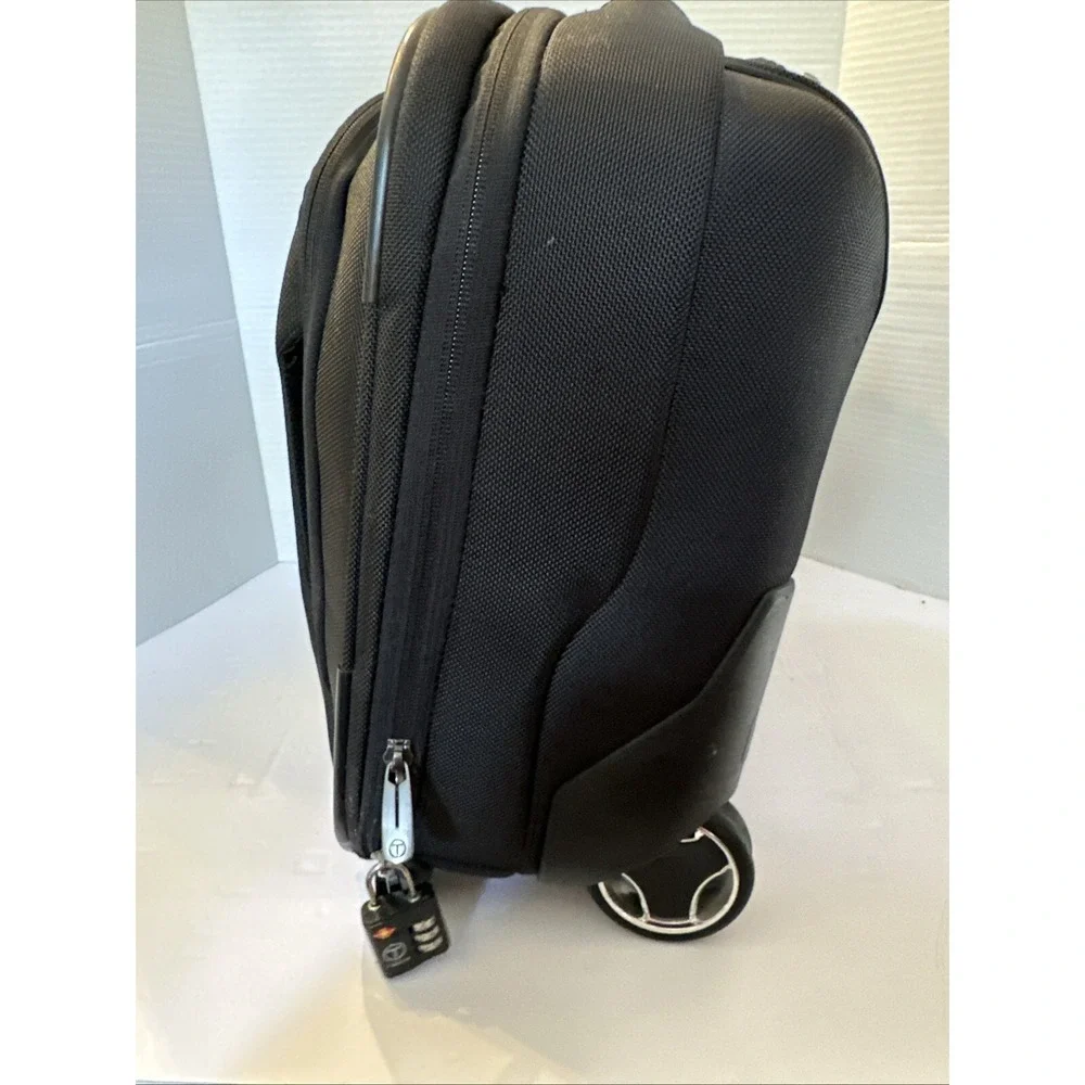 Tumi T-Tech Presidio Macarthur Wheeled Compact Laptop Briefcase Style 67102D